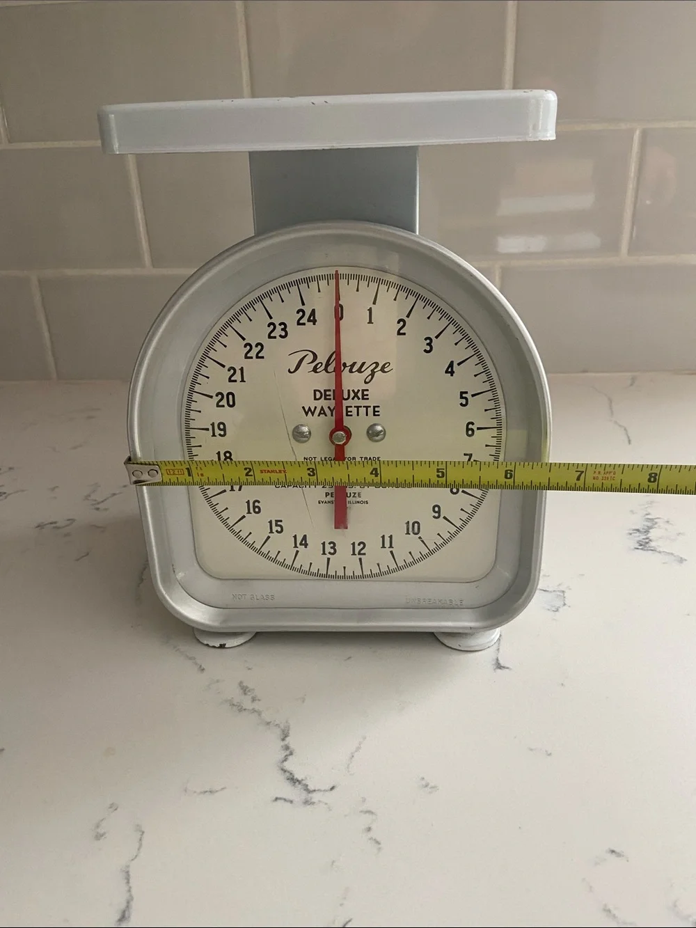 Vintage Pelouze Deluxe Wayette Kitchen Scale White 25 lb YG400 MCM